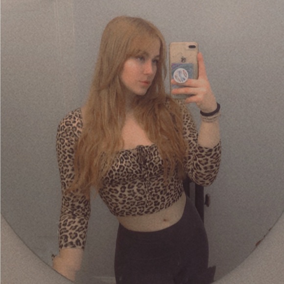 Leopard print long sleeve crop top - Picture 2 of 3